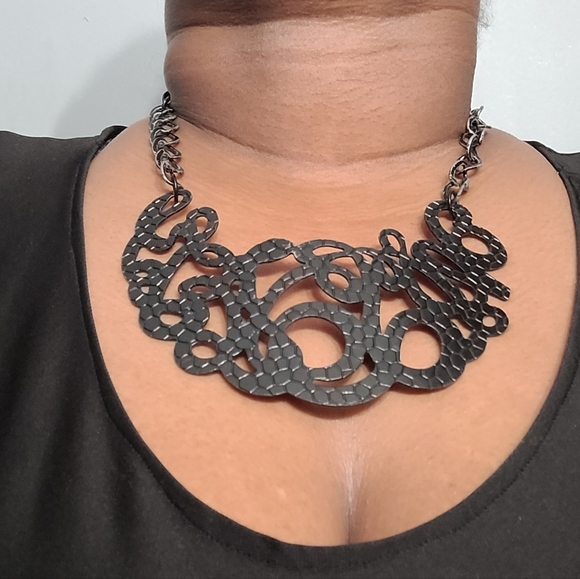 Black Statement Necklace - Picture 1 of 3